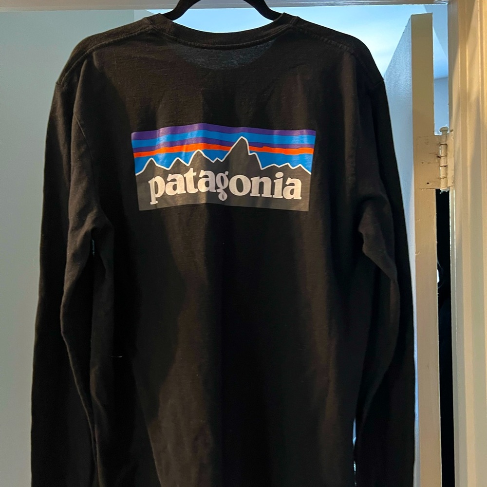 COPY - Mens Patagonia long sleeve shirt, black